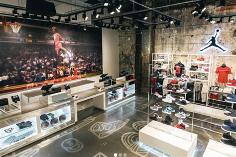 retro jordan shoe stores.